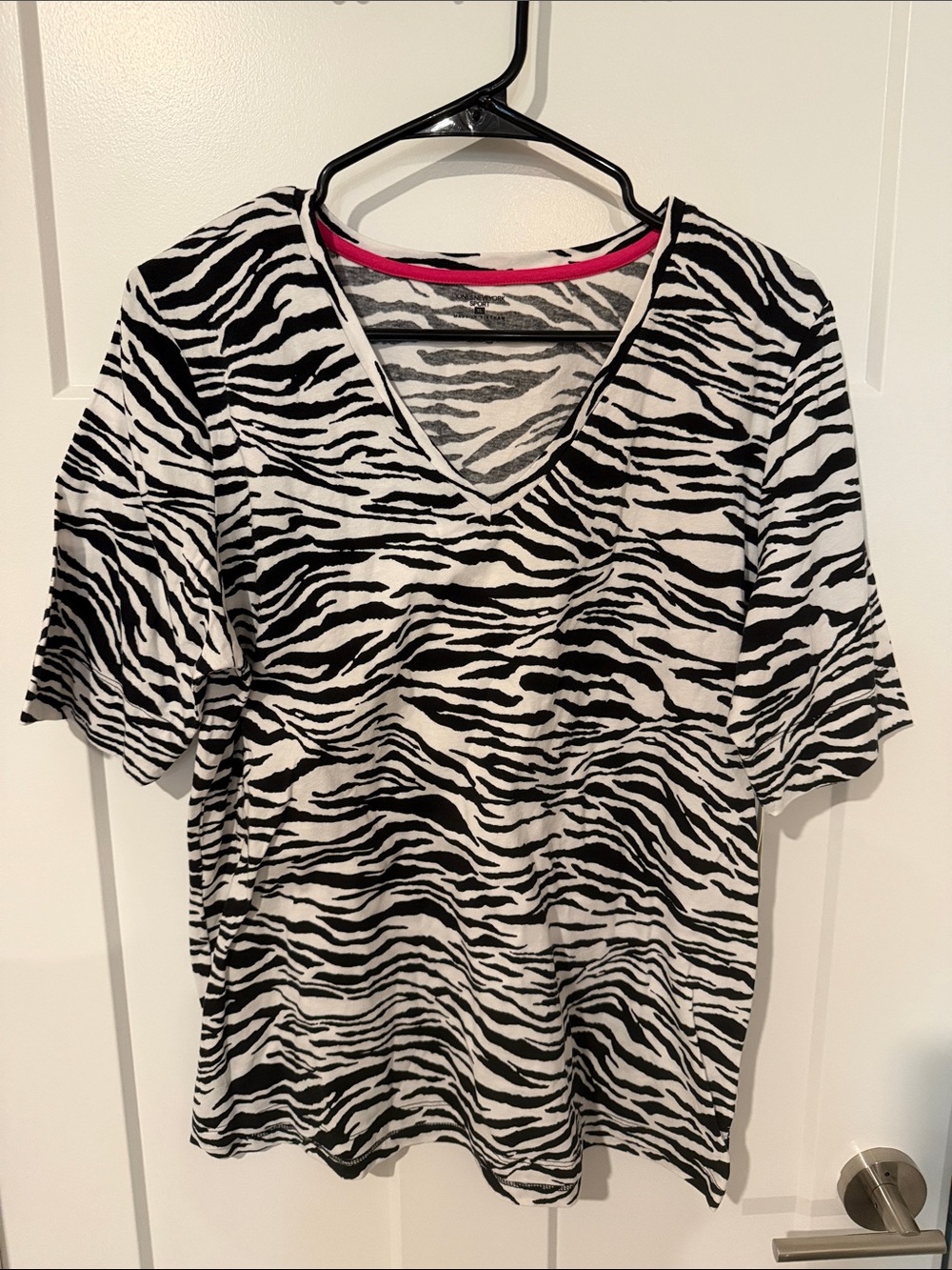 NWT Women’s Zebra Print V-Neck Top - Black & White